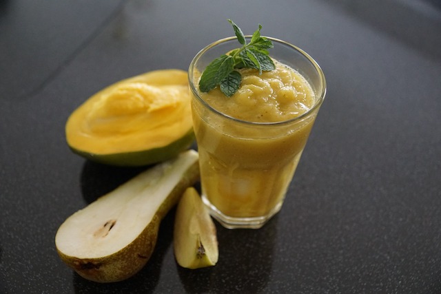 smoothie mit Mango und Karotten
